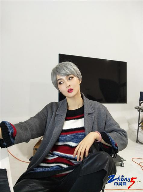 个性女孩周夕爱,炫鸿文化纯匠心视觉机构倾情拍摄